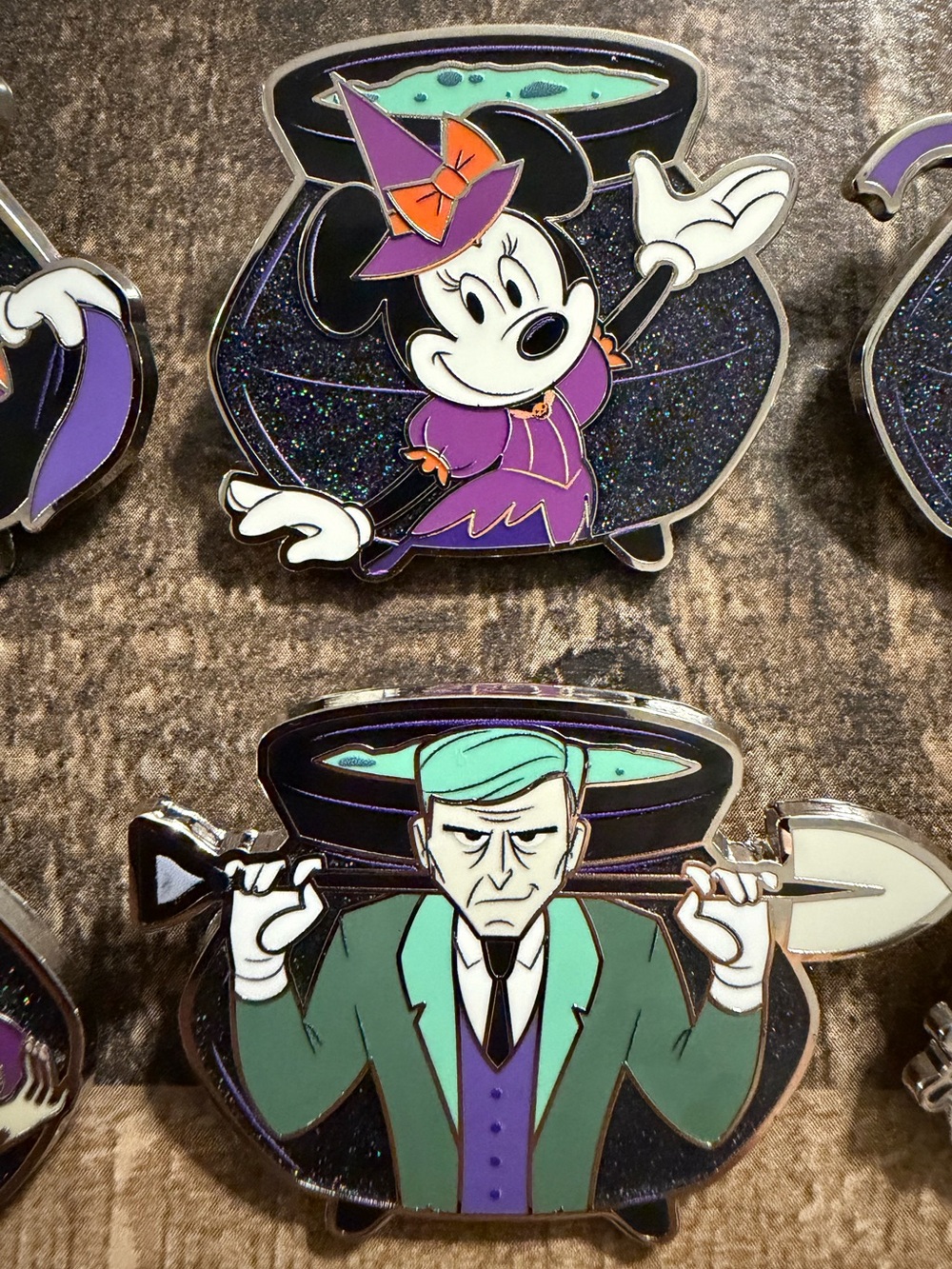 Mickey's Not-So-Scary Halloween Party 2025 Mystery Pin Collection *Complete Set - Picture 4 of 6